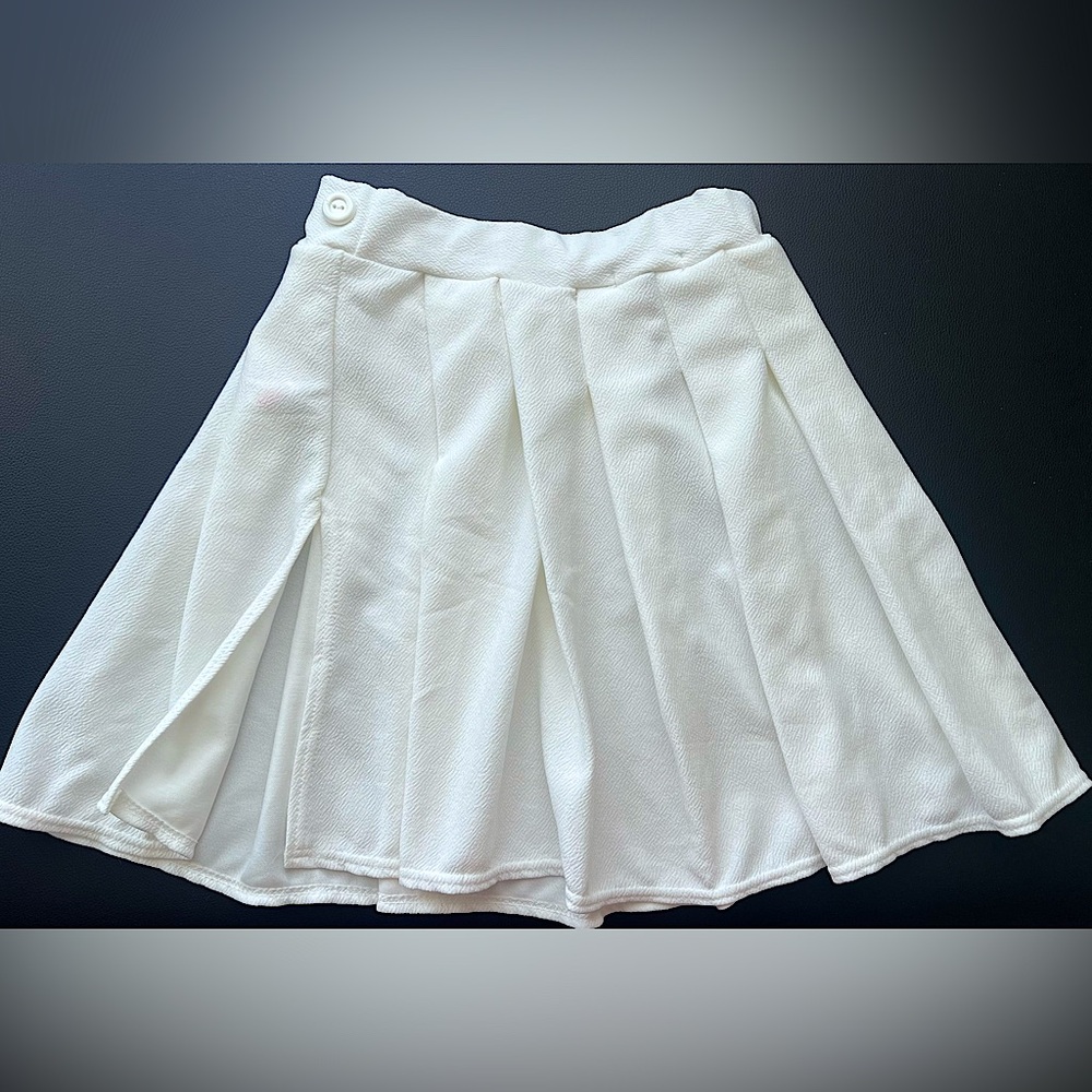 White Pleated Side Split Tennis Skirt